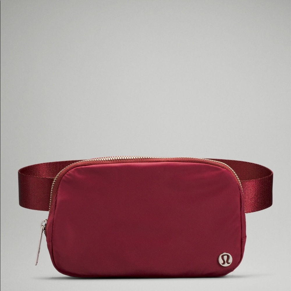 Lululemon Everywhere Belt Bag